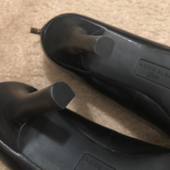 Anne Klein pumps - Picture 5 of 5